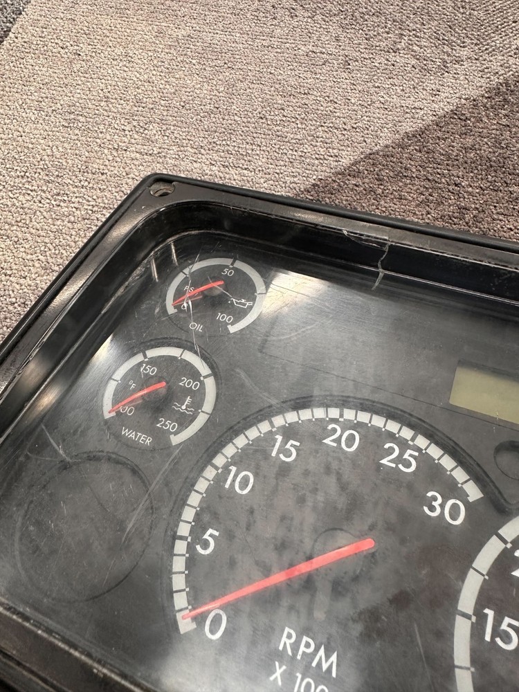 Freightliner VDO Gauge Cluster - Read Description