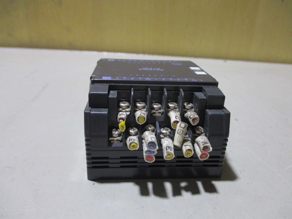 KEYENCE KV-E16T PLC Expansion Unit 16-Point Transistor Output USED #2