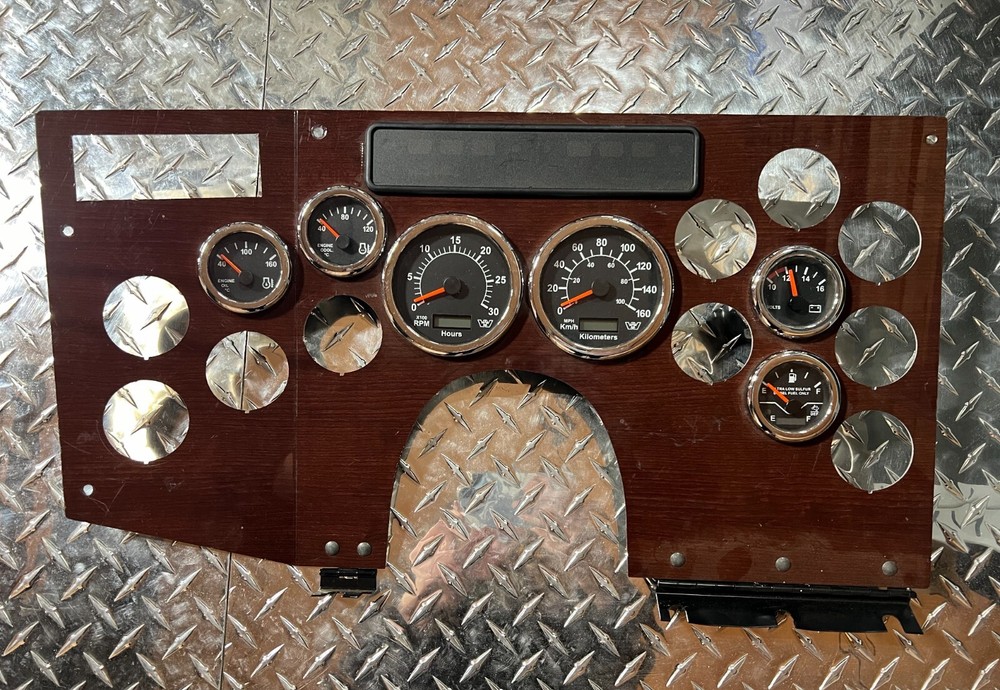 Freightliner WesternStar  Instrument Cluster Panel A18-62054-409