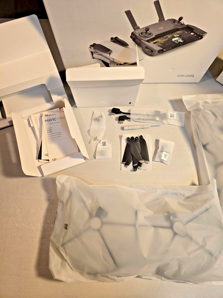 DJI Magic Mini 1 Fly More Combo-3 Batteries