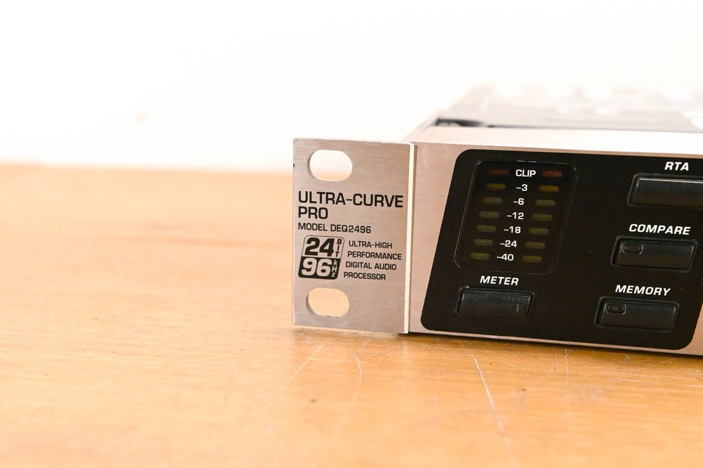 Behringer Ultracurve Pro DEQ2496 Equalizer and Mastering Processor CG01Y4E