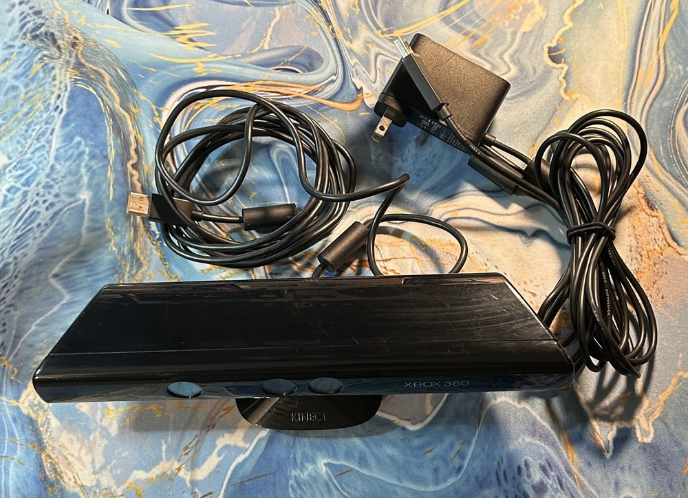Microsoft Xbox 360 Kinect Connect Black Sensor Bar and cables