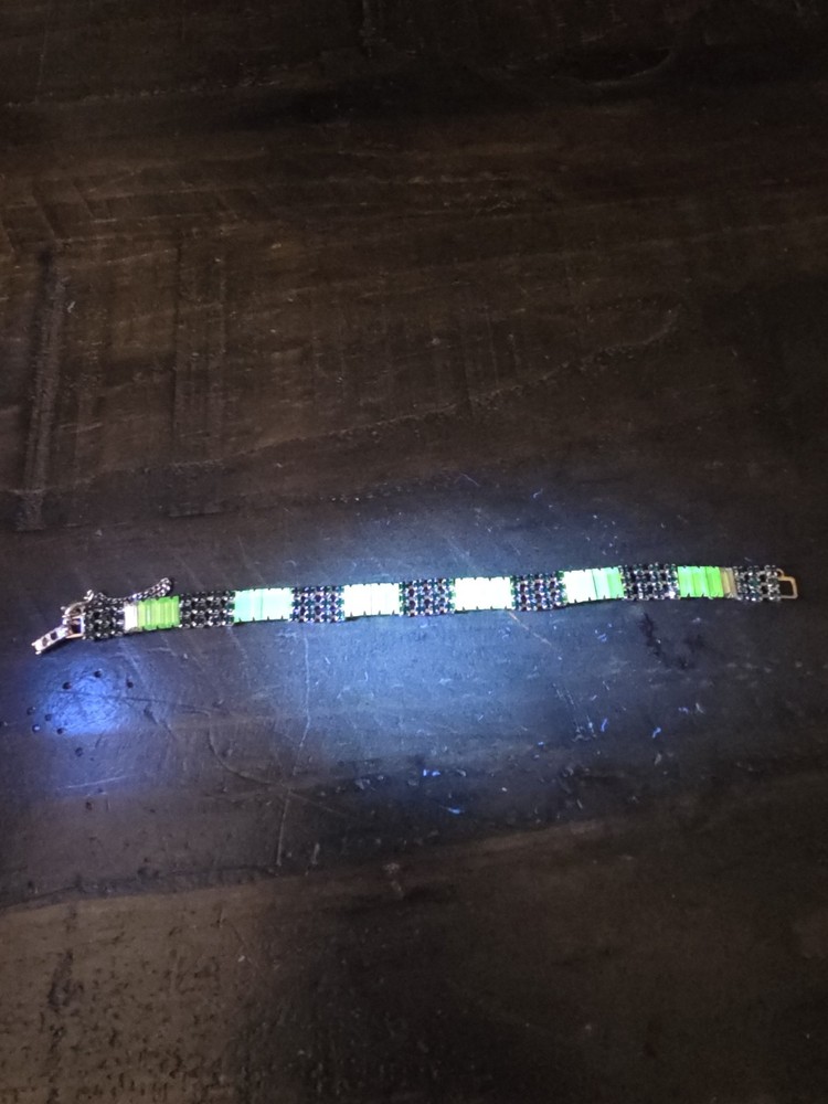 uranium glass bracelet 7"