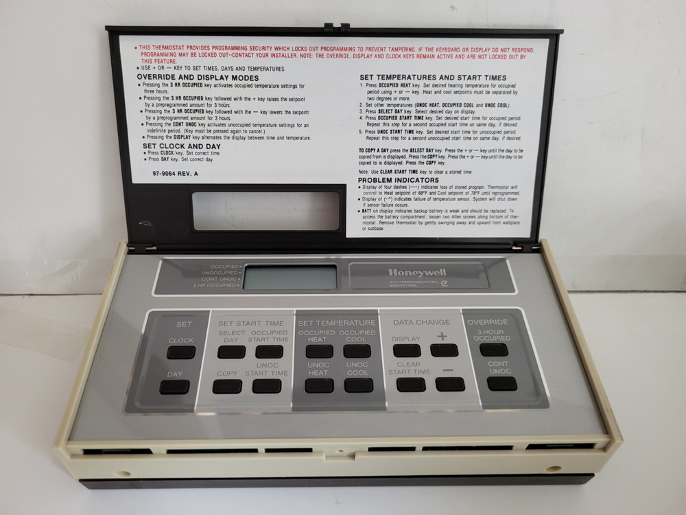 HOONEYWELL THERMOST PROGRAMABLE T7200B1004