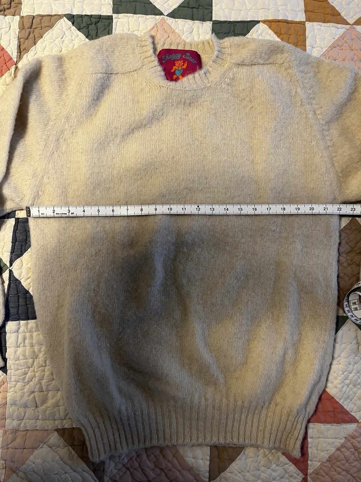 Howlin Shaggy Bear Dog Sweater made in Scotland Cream Off-White L/XL Morrison