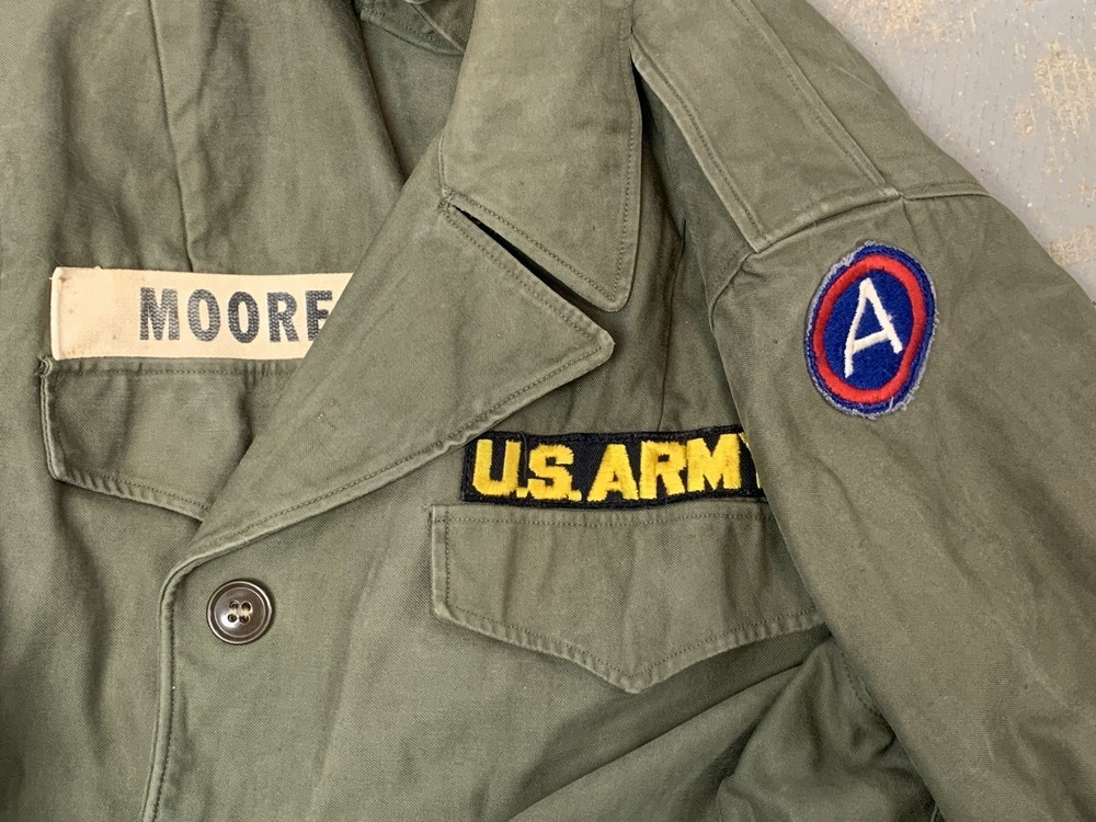 ORIGINAL WWII US ARMY WOMEN'S M1943 M43 FIELD JACKET Patches -SIZE Medium?