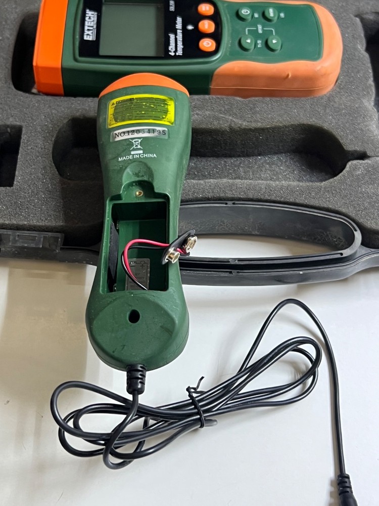 EXTECH SDL200 4-CHANNEL TEMPERATURE METER