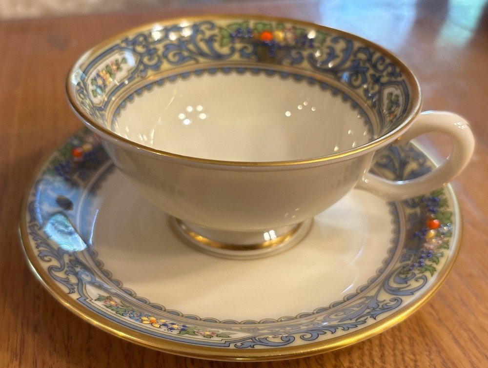 Lenox Fine Bone China Autumn Pattern 5 Piece Place Setting(s) Gold Backstamp
