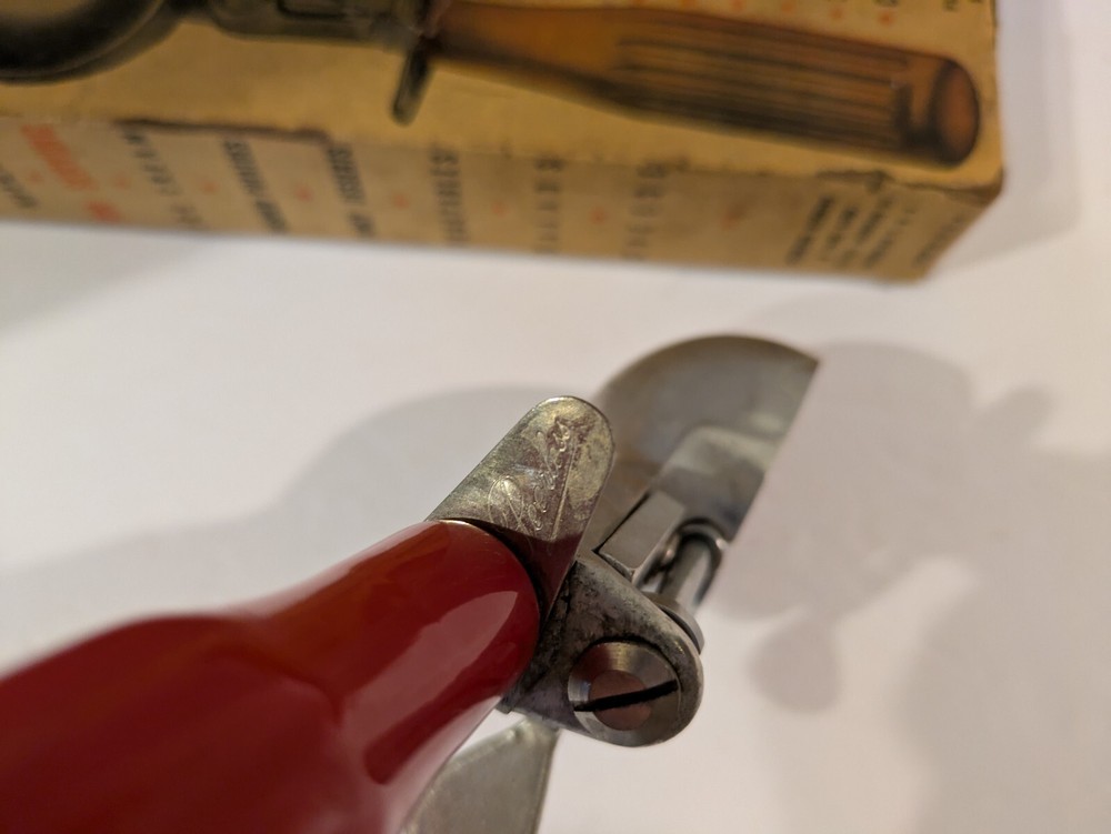 Peerless Red Plastic Handled Ice Cream Scoop With Original Box