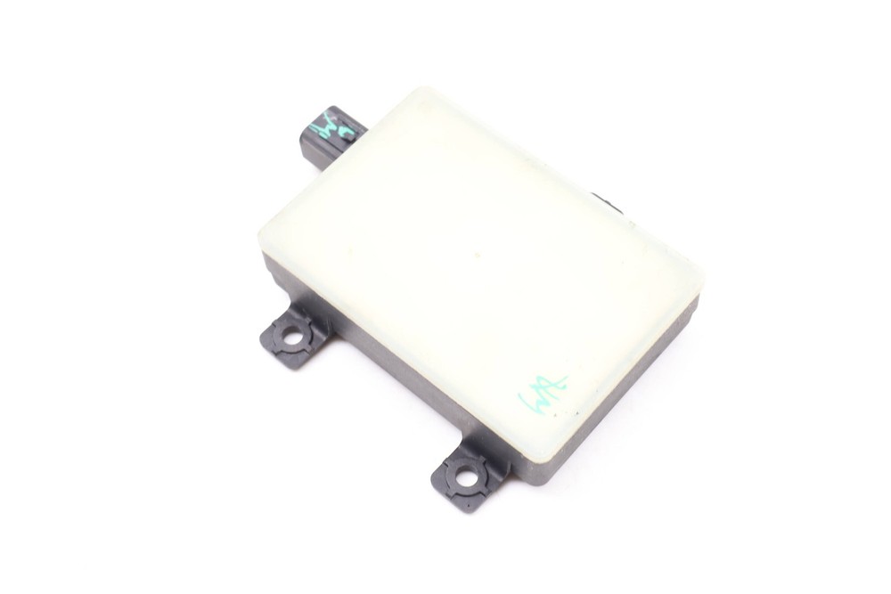 2017 LAND ROVER DISCOVERY - REAR Blind SPOT Detection Sensor / Module