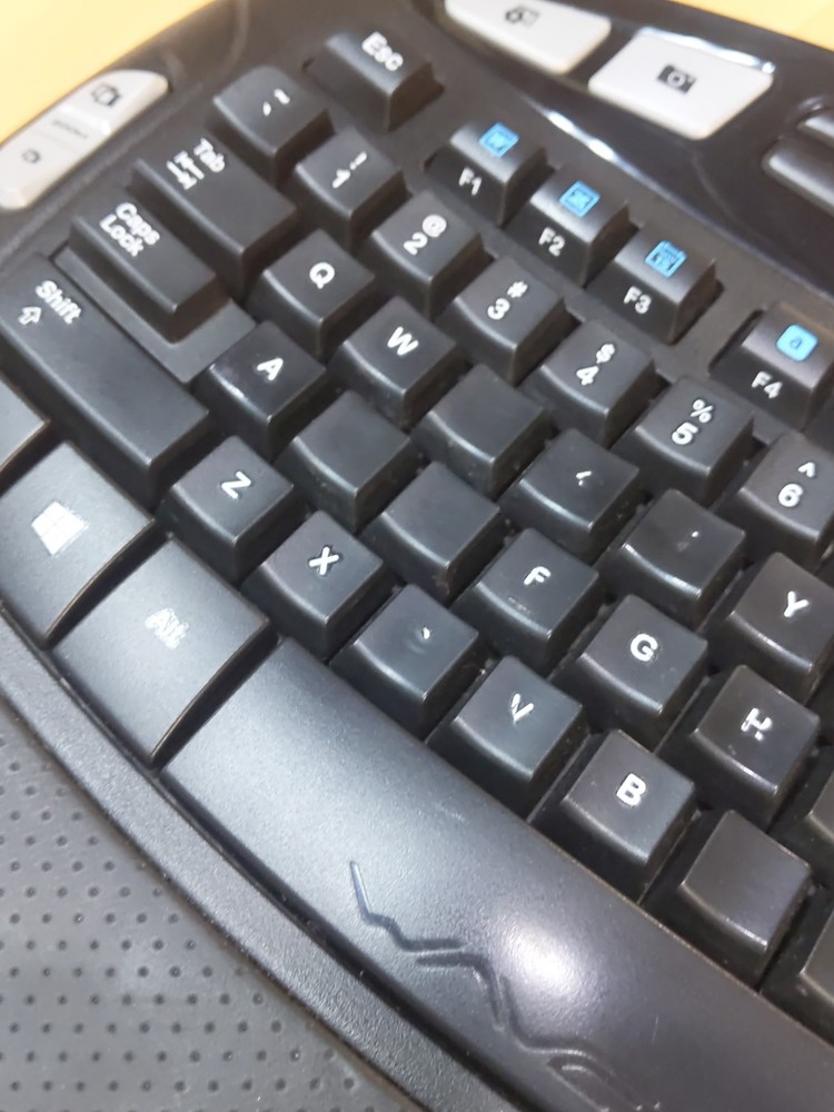 Logitech Wireless Wave Keyboard K350 & Mouse Set + M310 Mouse + USB Dongle A