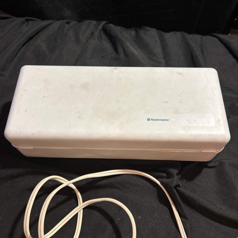 Hamilton Beach Swivel, Carving Knife EUC Storage Case Works!