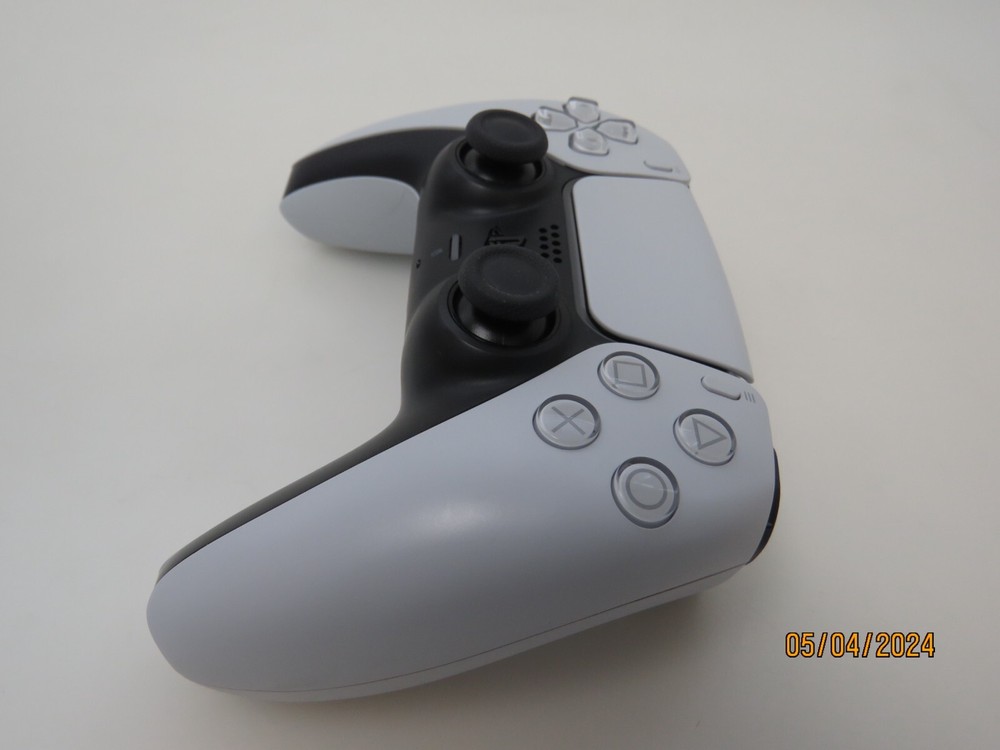 PlayStation 5 DualSense Wireless Controller - HALL EFFECT JOYSTICKS