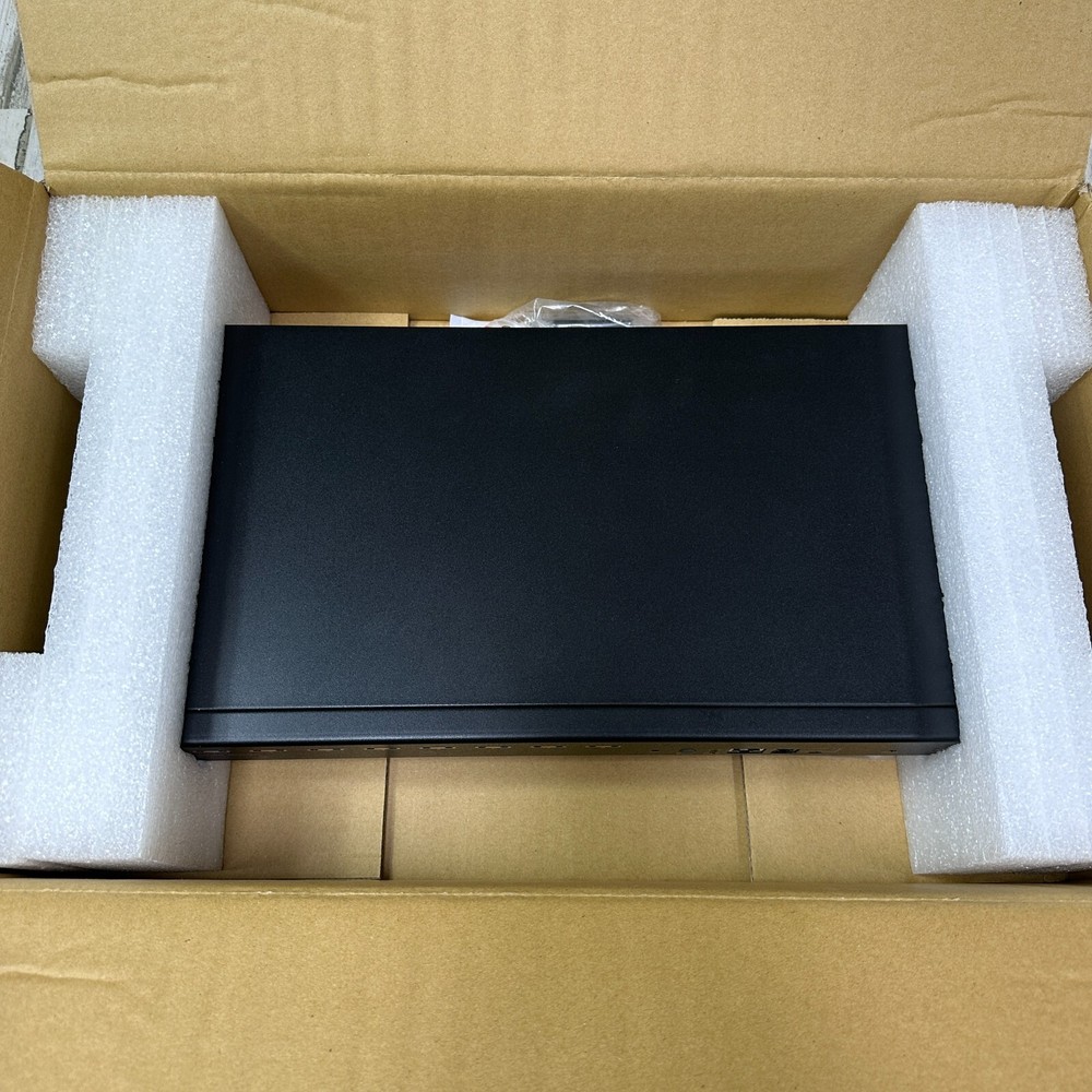 APC (AP5201) 8-Ports External KVM switch PS/2 stackable