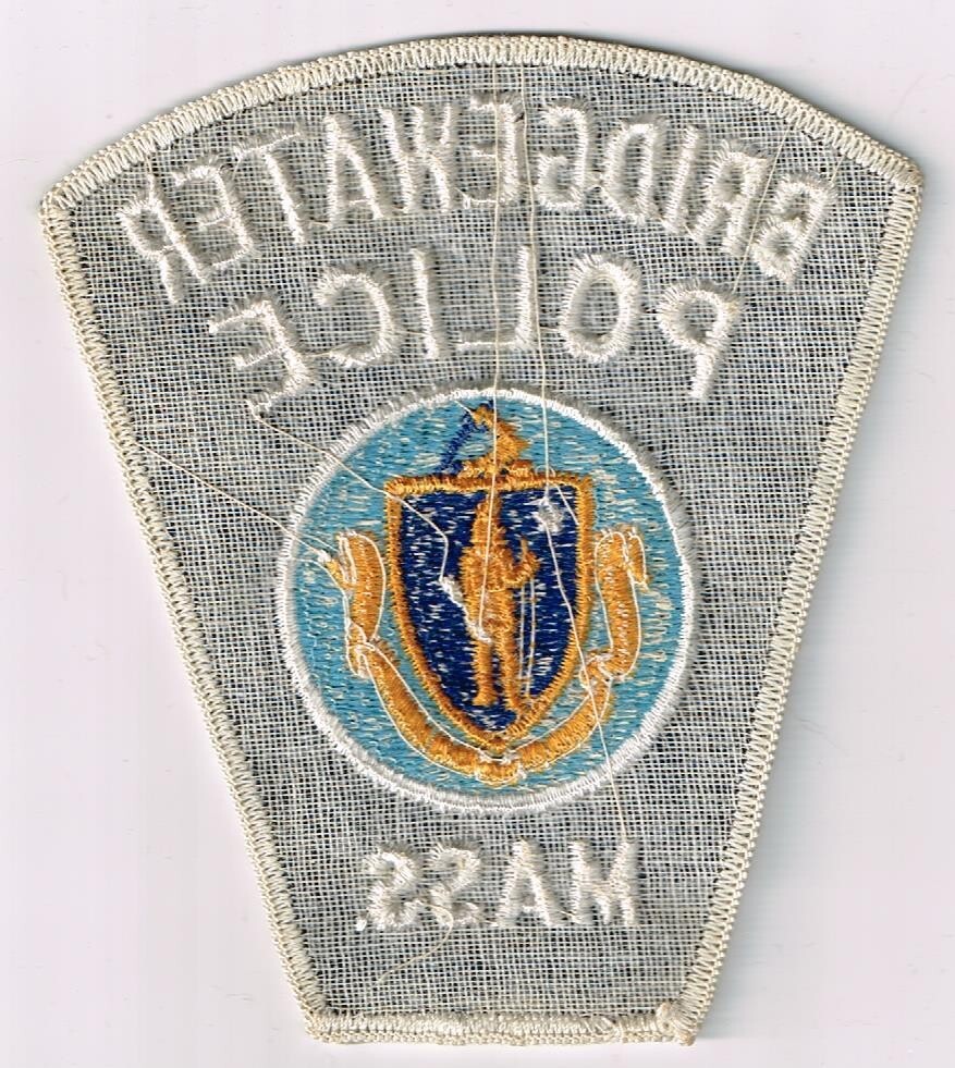 pick 1 MA Police patch: Bridgewater (2 different); or Braintree (2 different)