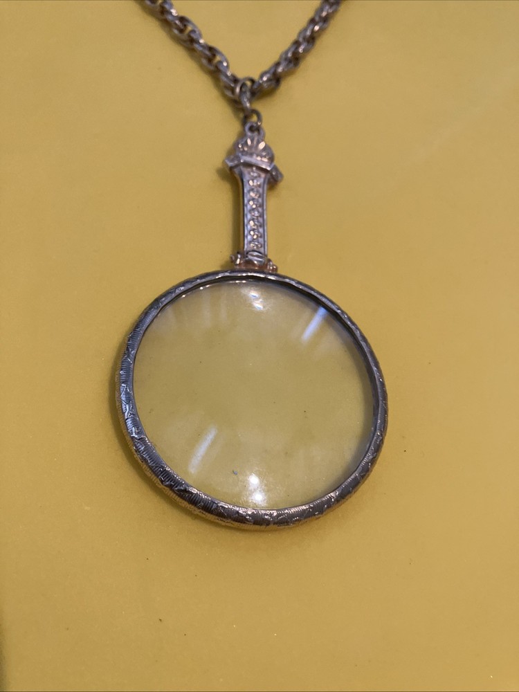 Nice Vintage Reading Magnifier With Chain.