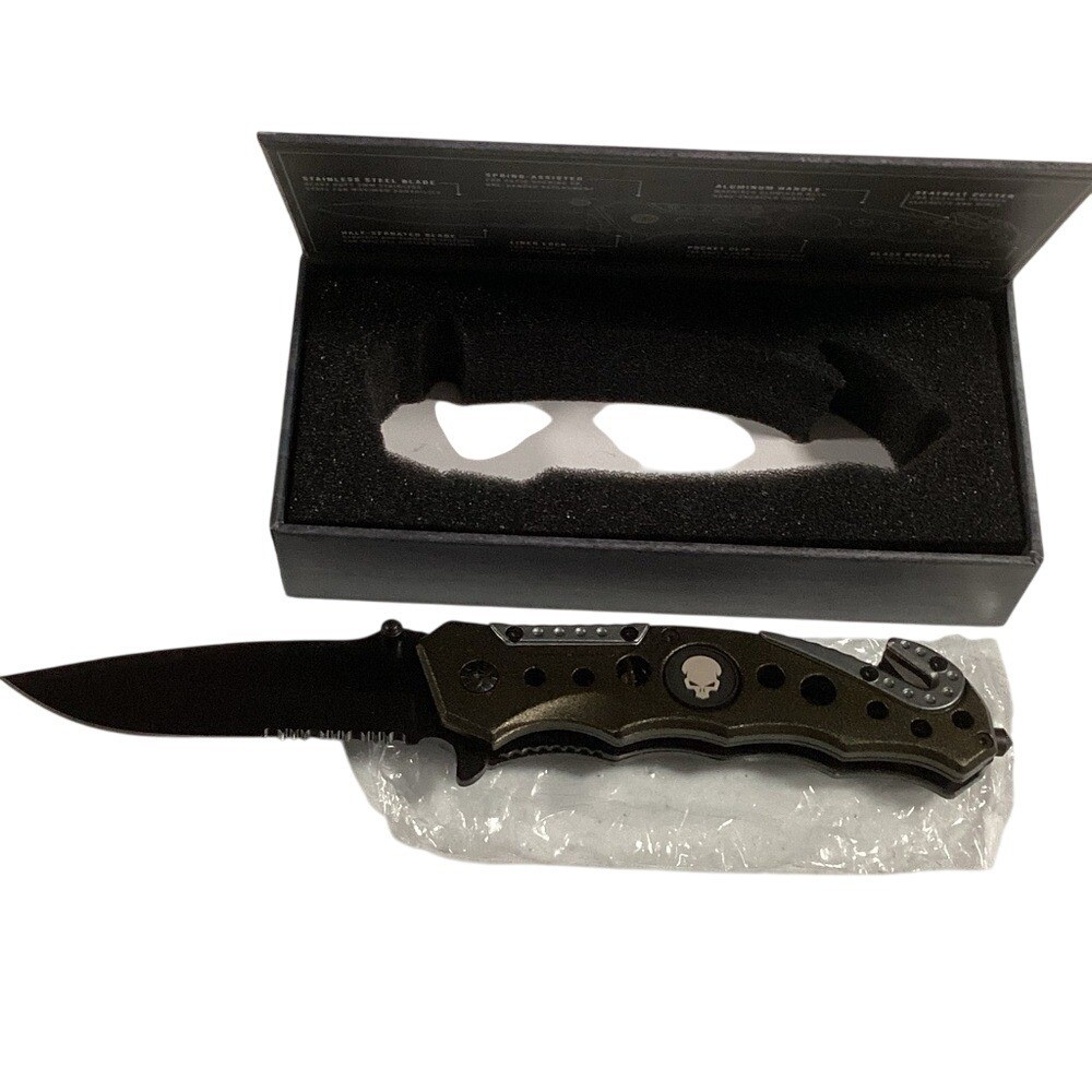Tactical Folding Knife with Skull Emblem