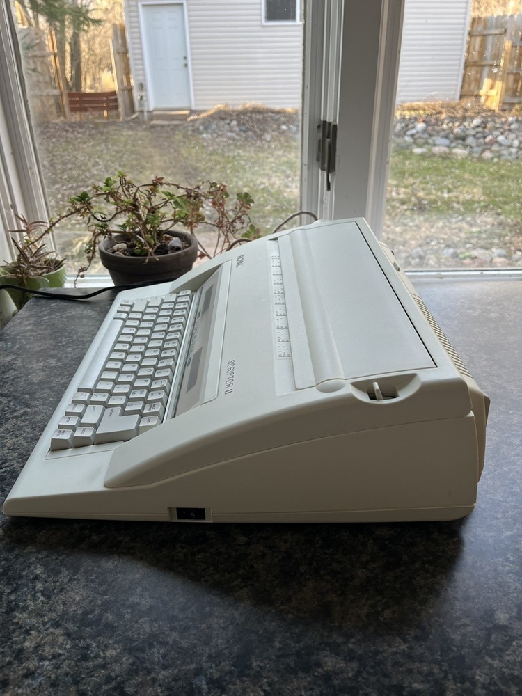 ROYAL Scriptor II Electronic Typewriter AX-160 Tested Working
