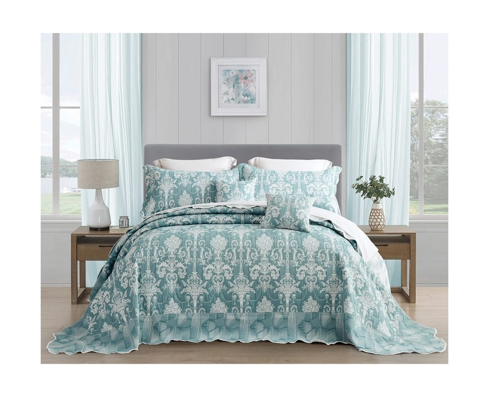 Oversized King Bedspread, Jacquard Matelasse Damask Pattern Design, Lightweig...