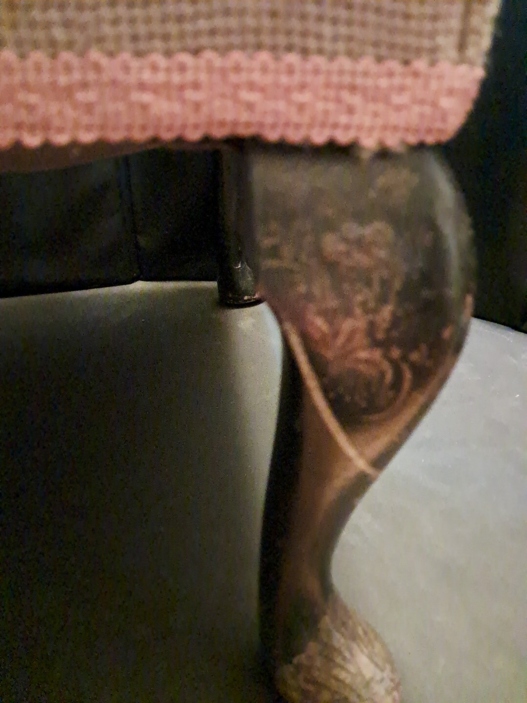 VINTAGE NEEDLEPOINT FLORAL DESIGN TOP WITH HAND PAINTED LEGS FOOTSTOOL