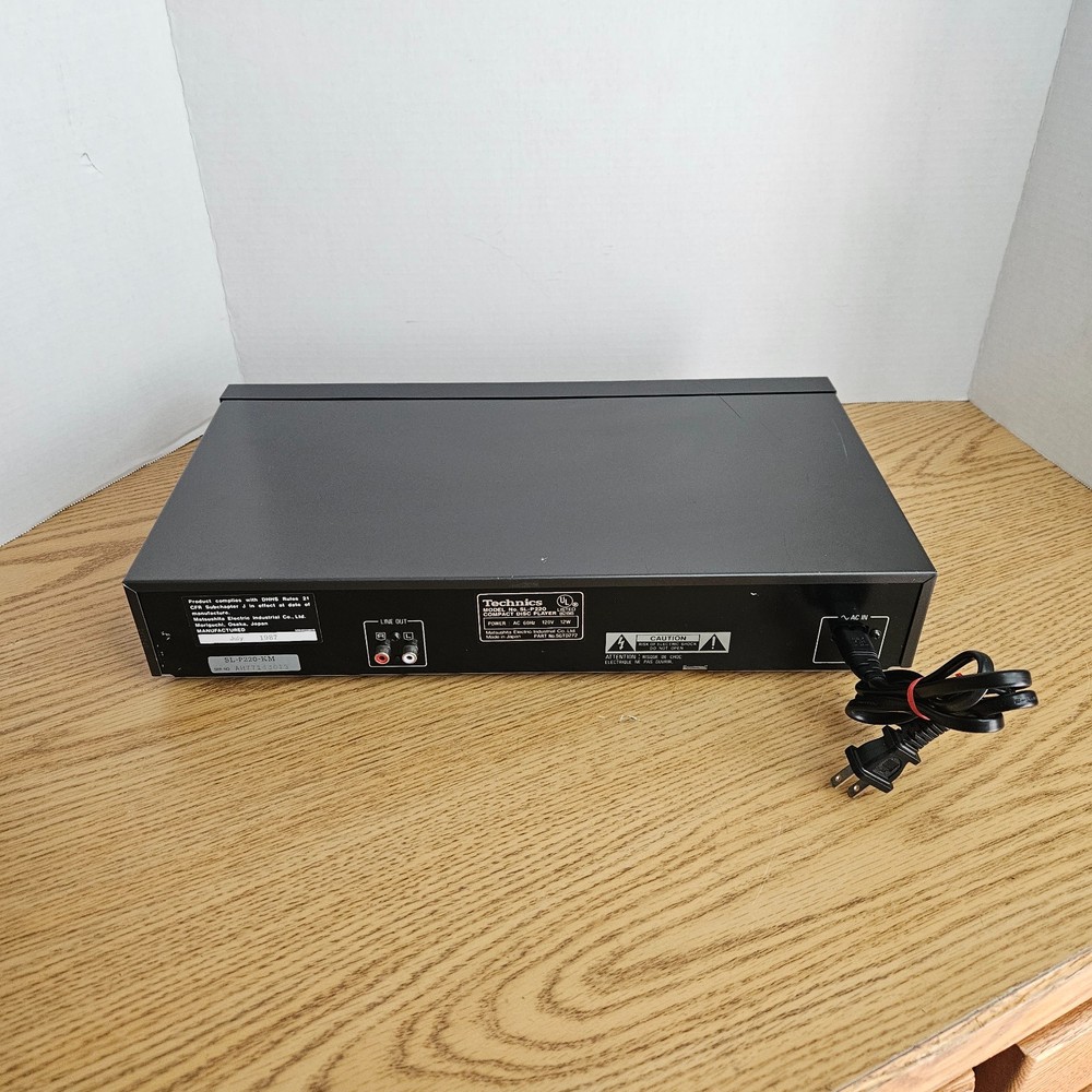 RETRO (1987) Technics SL-P220 CD Player No Remote