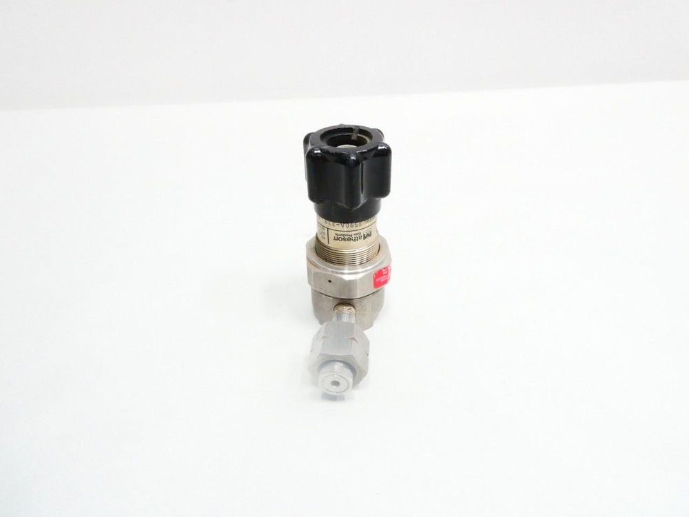 Matheson 3590A-330 Gas Regulator 3000psi