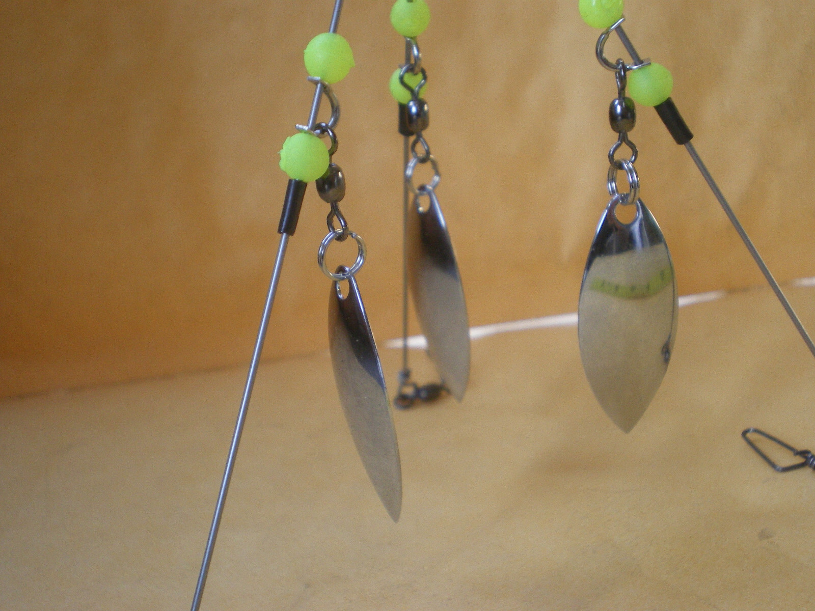 1 CRAPPIE, BASS RIG, TESTED IN ALABAMA 3 ARMS W/NICKEL BLADES .039X6" WEIGHTLESS