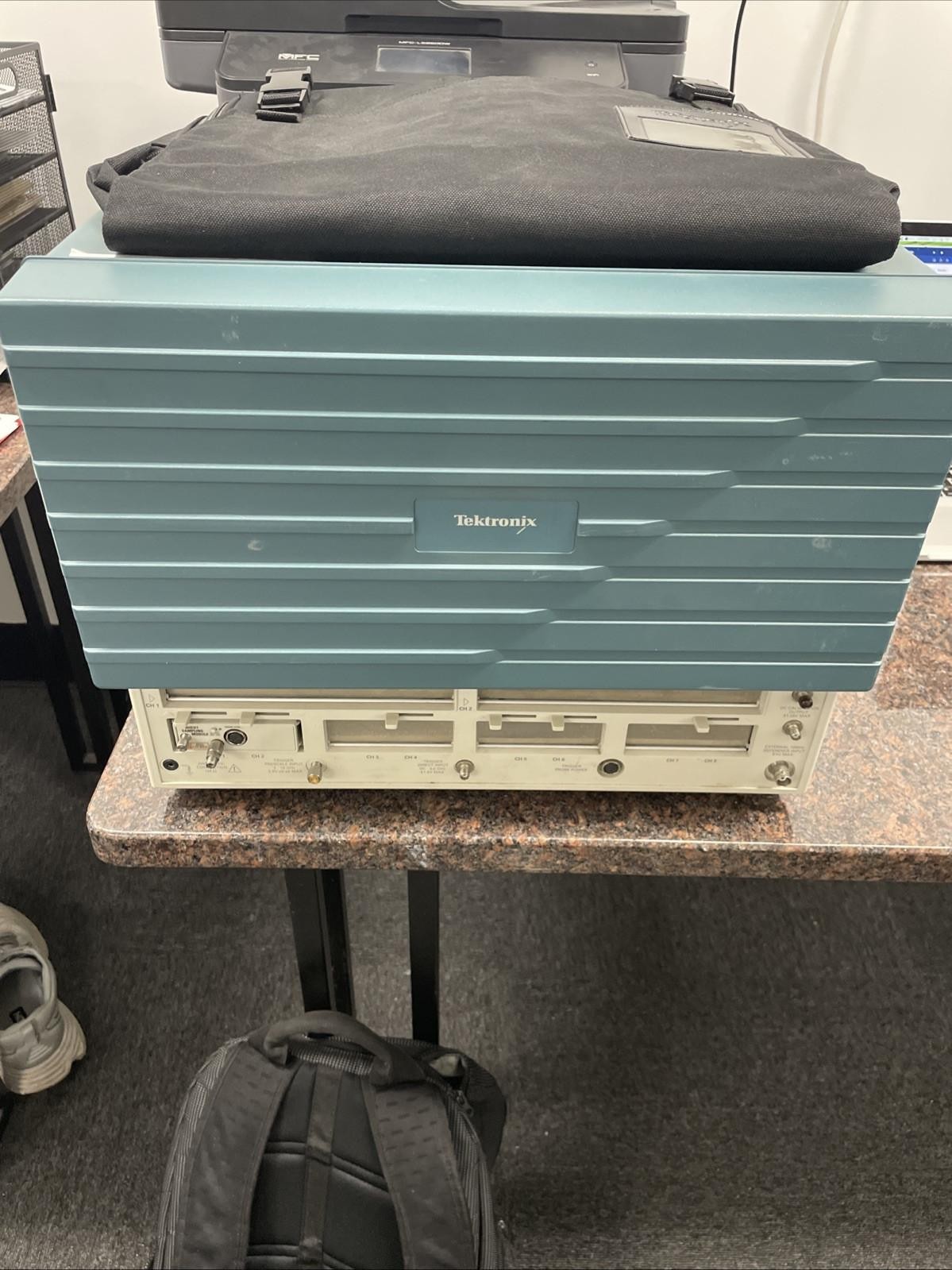 Tektronix CSA8000B Communication Analyzer Working NO SAMPLING MODULE! Unit only!