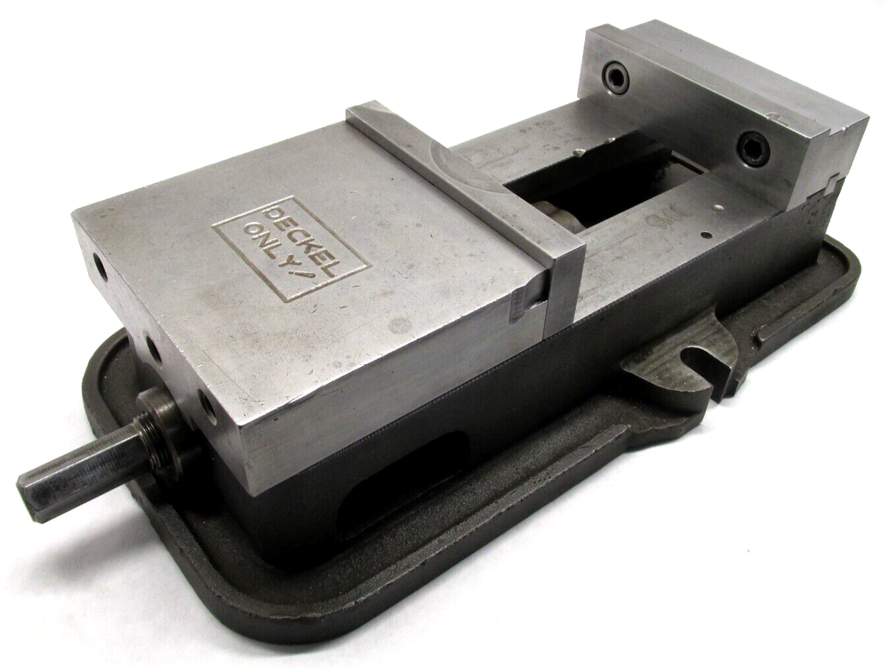 KURT ANGLOCK 6" MILLING MACHINE VISE w/ JAWS - #D60