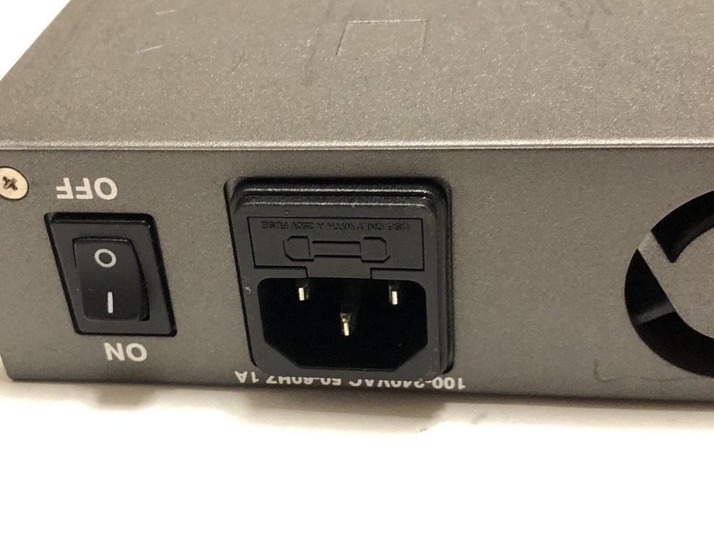 KINGSTON KNS208/R ETHERX SWITCH 10 PORT PRO-SERIES 19 RACK MOUNTABLE,EJ