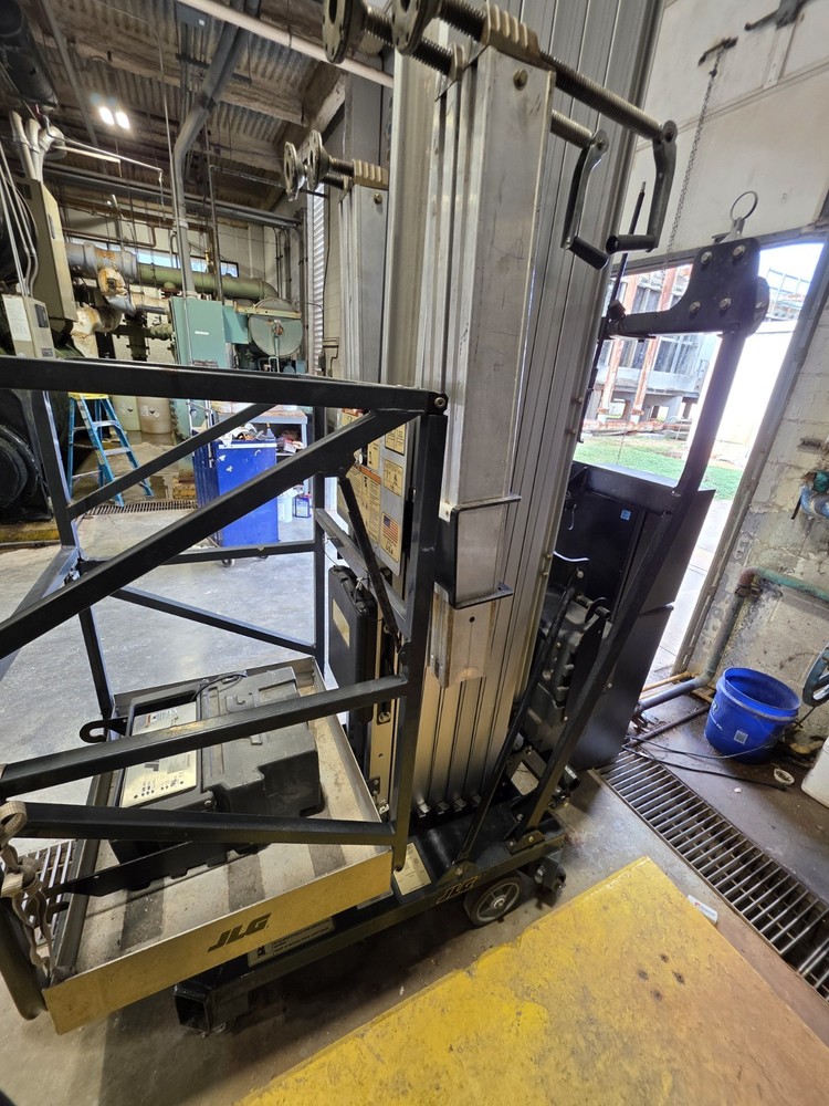 JLG41AM Lift