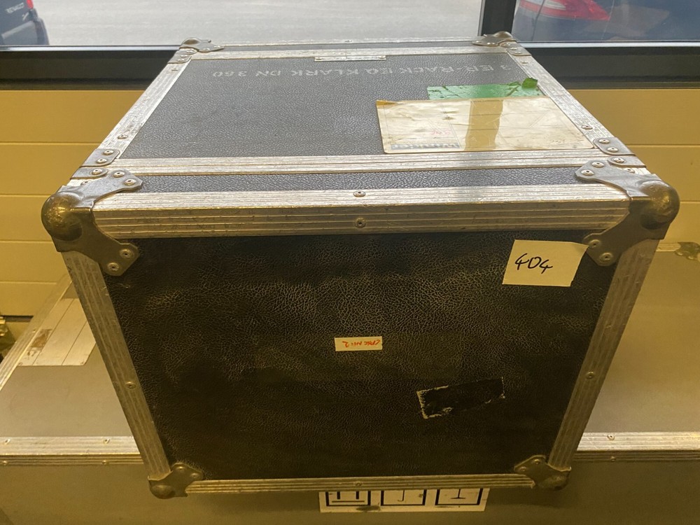 #404 Rack DD 9U with Mesh Lid