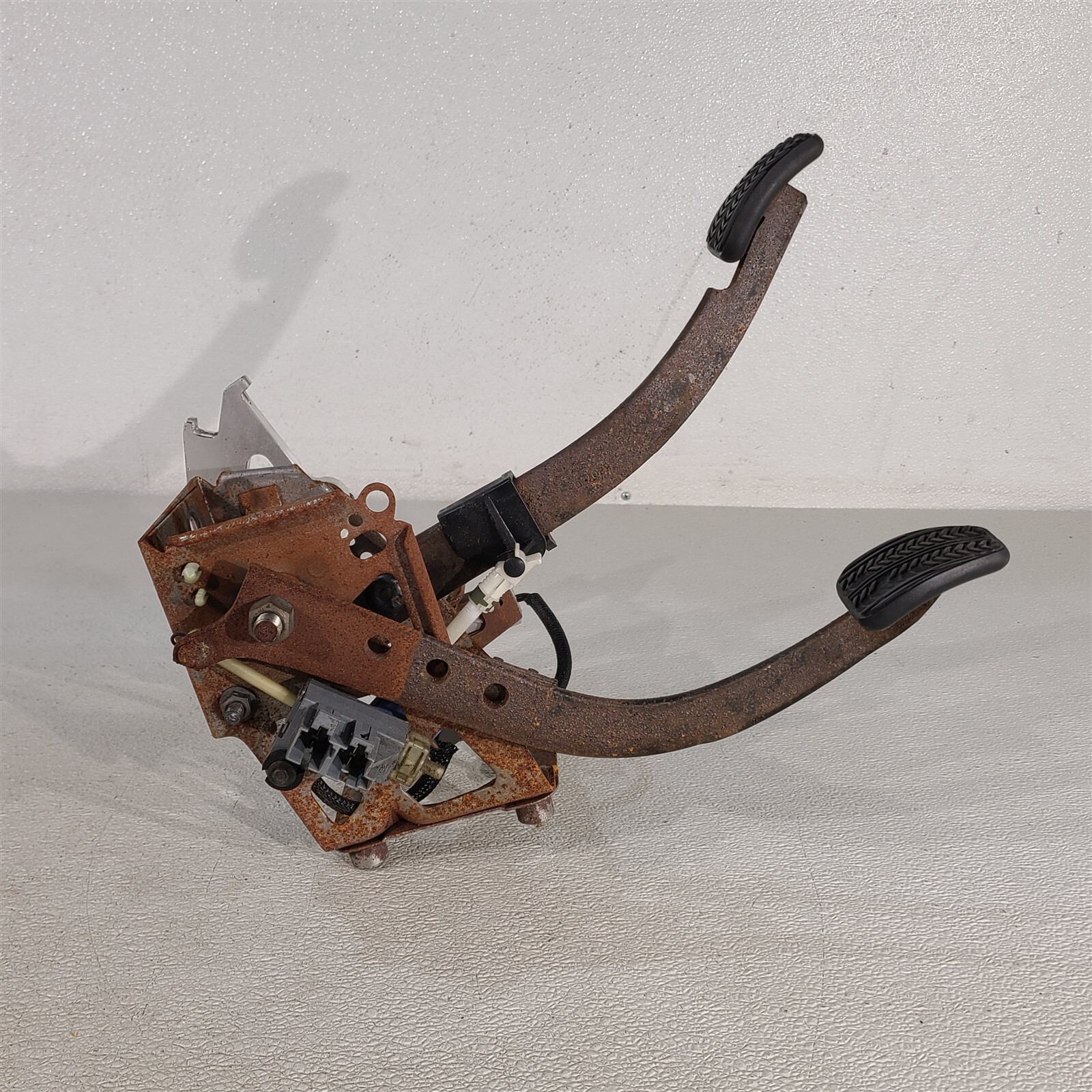 94-98 Mustang Clutch & Brake Pedal Assembly Manual Trans Aa7475 - NOTE