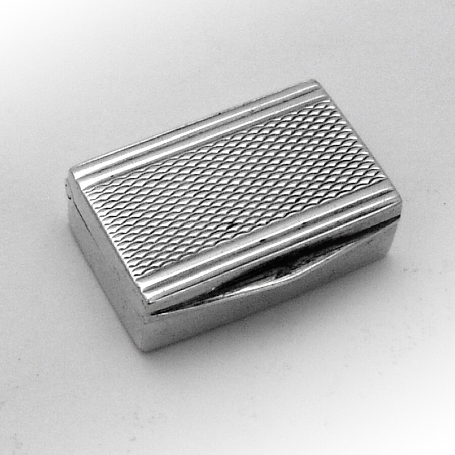Tiny Rectangular Box 835 Silver