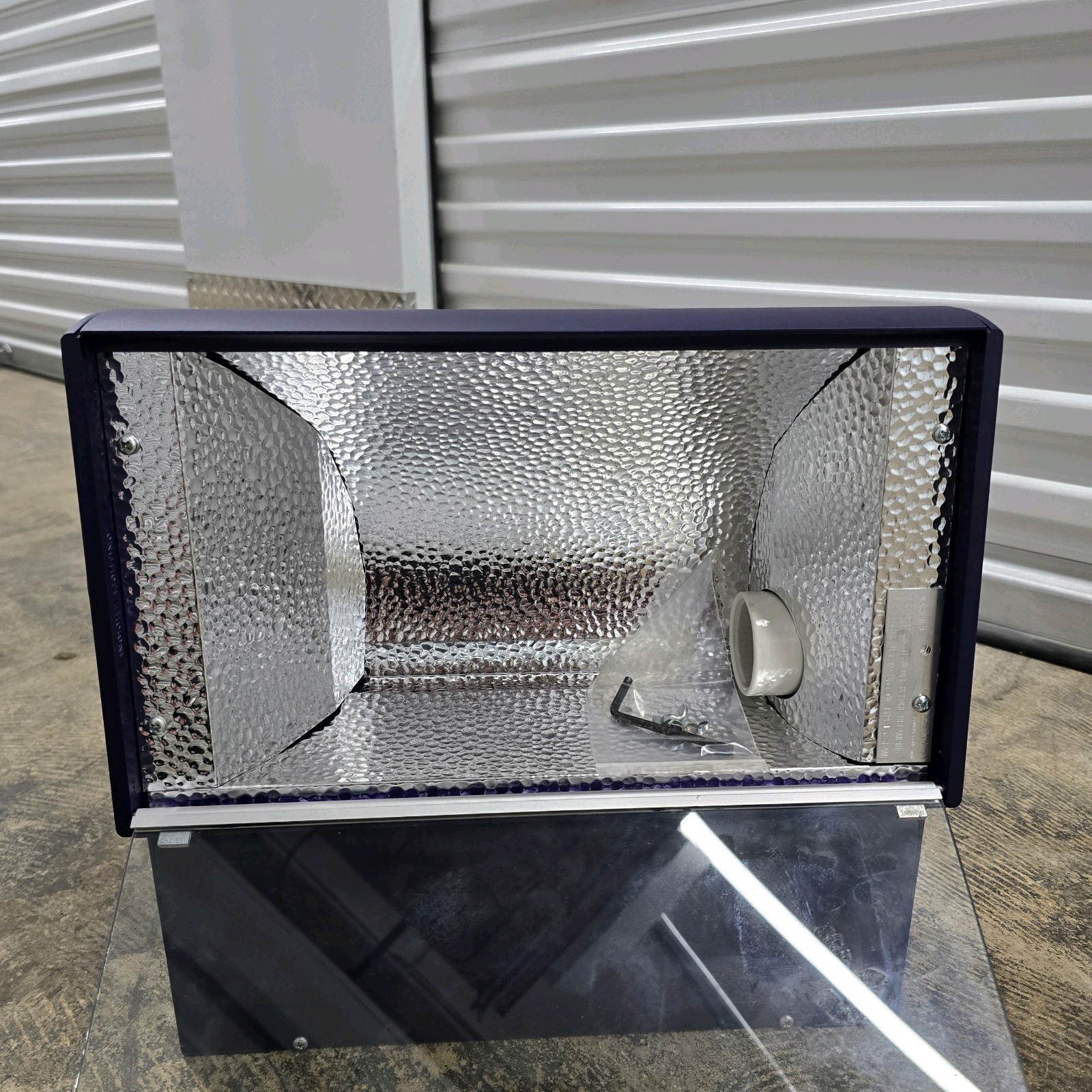 Vintage Insight Lighting Taos TS900 Wall Mount Luminary Commercial NOS 400W