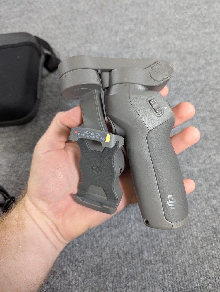 DJI Osmo Mobile 3 Combo - Gimbal Stabilizer