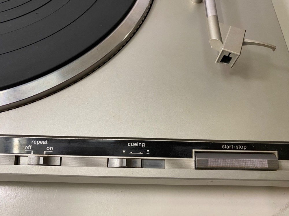 Technics SL-Q300 Quartz Direct Drive Automatic Turntable System *PARTIALLY WORKS
