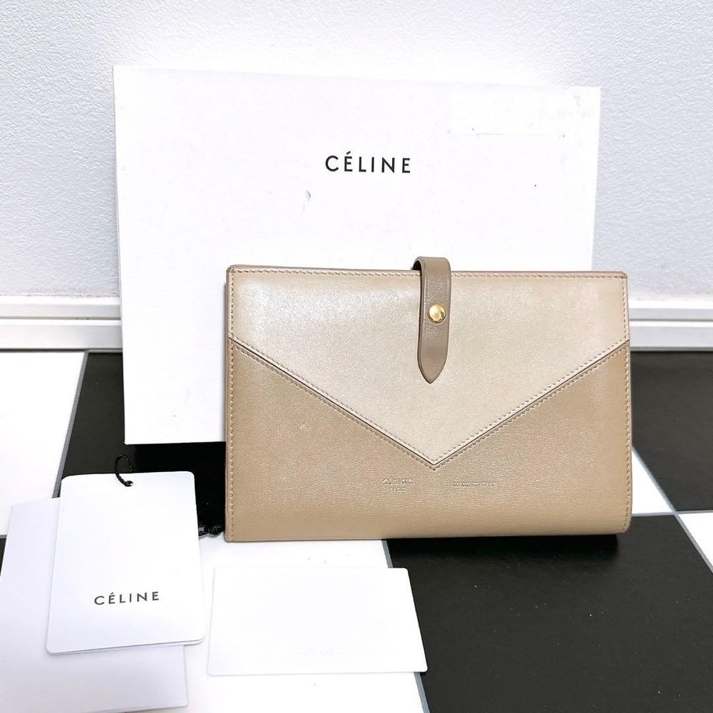 CELINE Fold Wallet in Excellent Condition