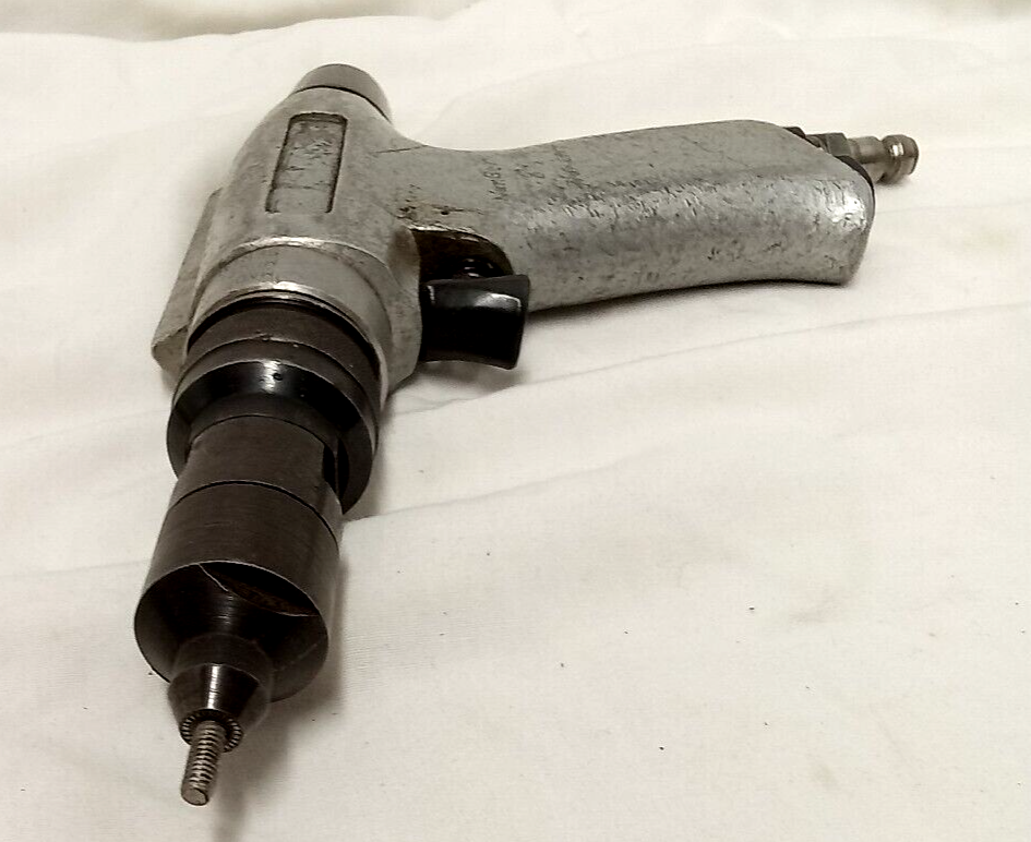 Avdel 7520 Pneumatic Rivet Gun