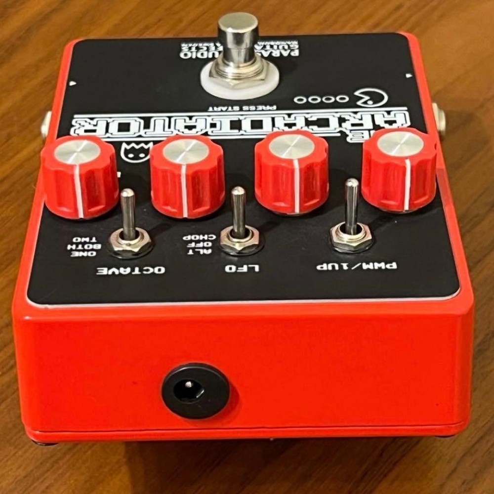 PARASIT STUDIO THE ARCADIATOR Guitar Effect Pedal Used