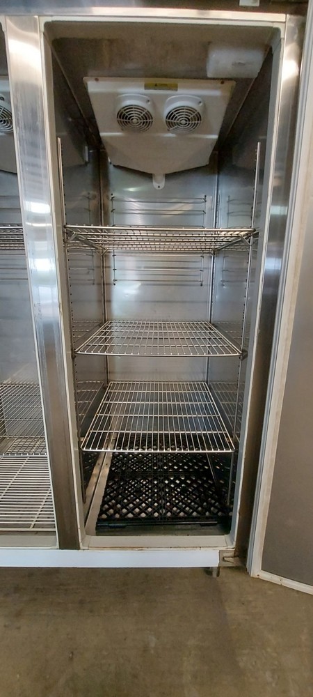 Everest Model ESRF2 Freezer/Refrigerator