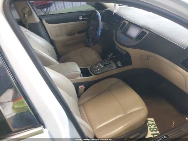 GENESIS 2010 Glove Box 4723328