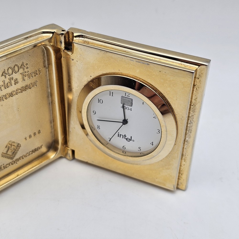 Intel 4004 CPU Clock 25th Anniversary of World's First Processor - Missing Hinge