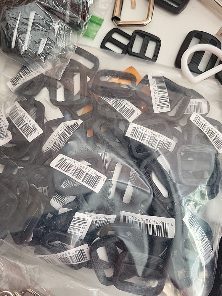 Colored Plastic Buckles 4.5lbs Various Sizes + Random Hardware Pet Supplies