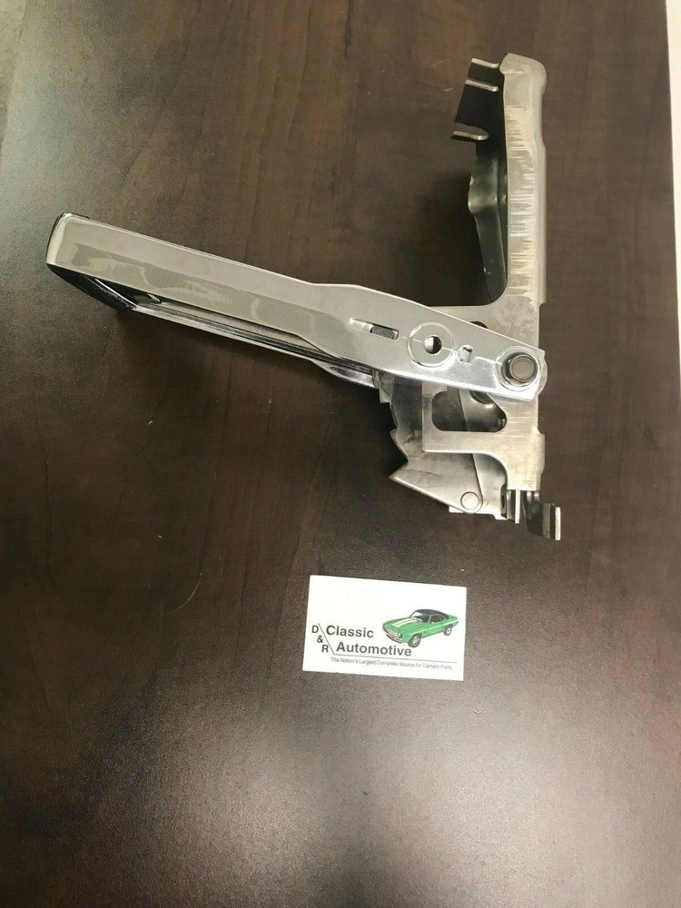 68 69 Camaro Automatic Shifter Assembly Horseshoe handle floor shift auto