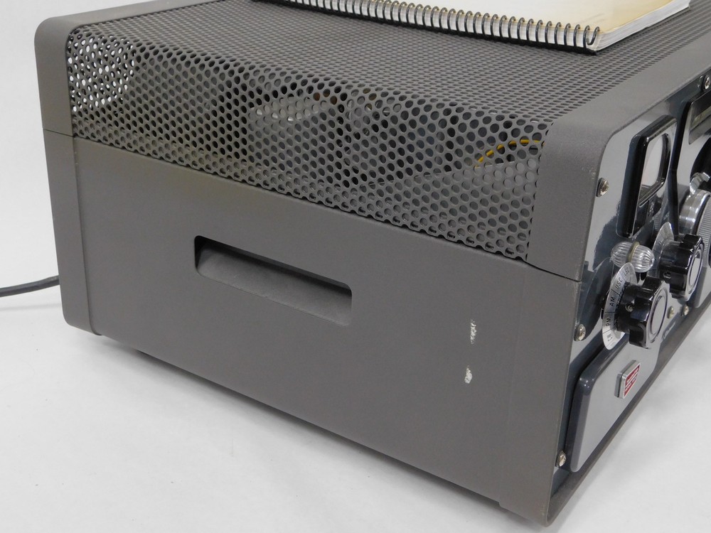 Central Electronics 100V Vintage Ham Radio Transmitter (excellent cosmetics)