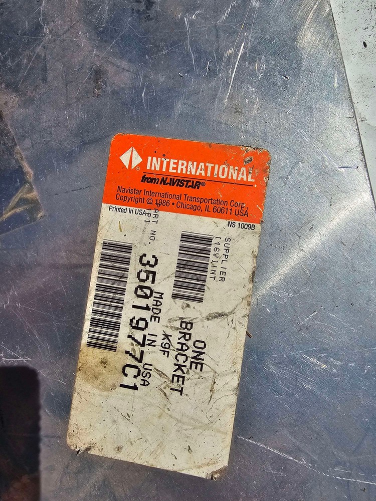 2501977C1 Bracket Mounting Step International