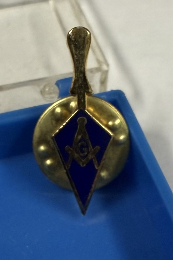 Masonic Master Mason Trowel Pin