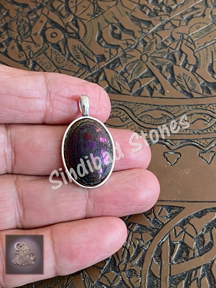 Middle Eastern Pendant - Islamic Necklace حديد صيني - صورة امام علي وكتابة اسمه