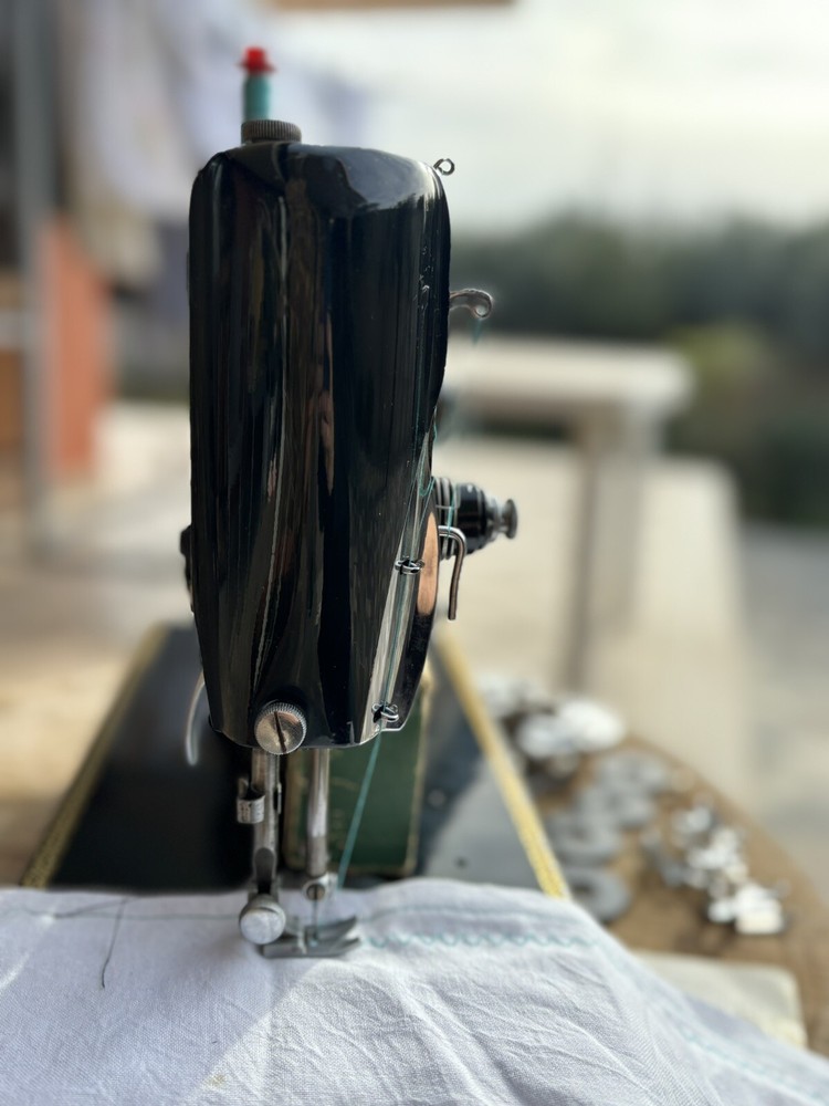 SINGER 306 sewing Machine